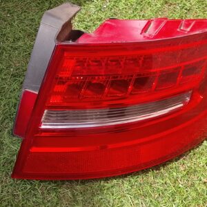 LAMPA PRAWA TYŁ AUDI A4 B8 LIFT KOMBI